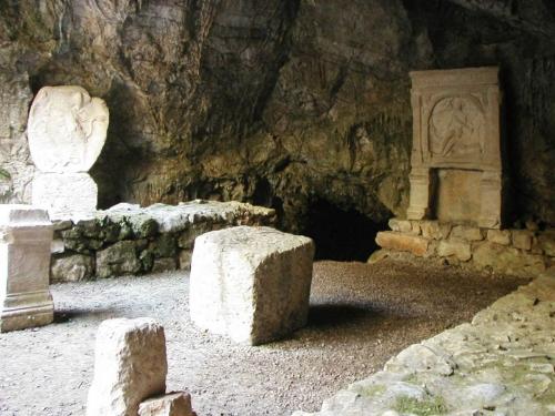 Grotta del Mitreo presso Duino Aurisina
